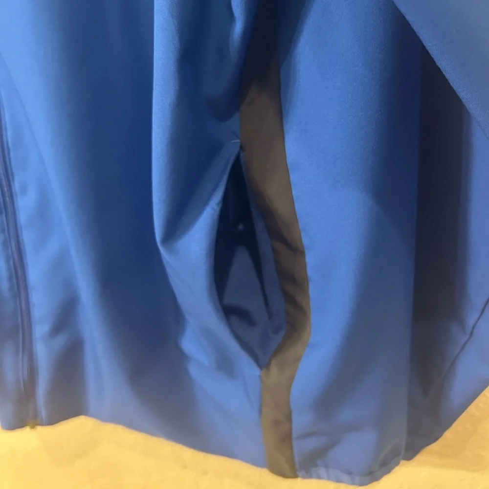 Nike Men's Vibrant Blue Windbreaker